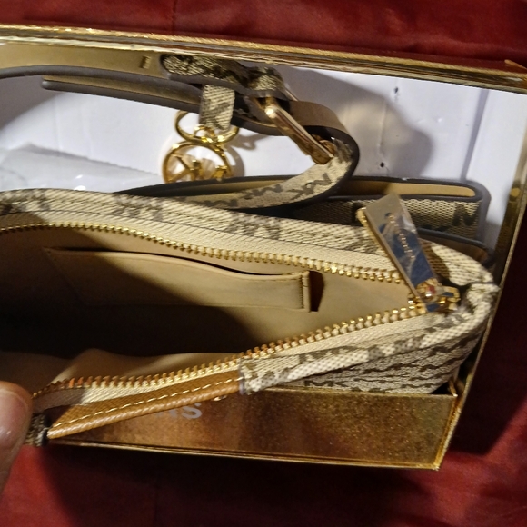 Michael kors adjustable belt bag - Picture 4 of 4